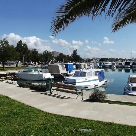 City Beach Apartman *